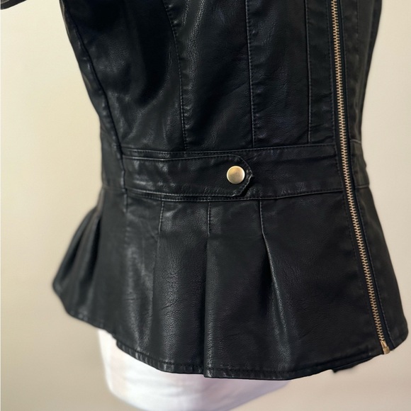 Faux leather jacket - Picture 5 of 9